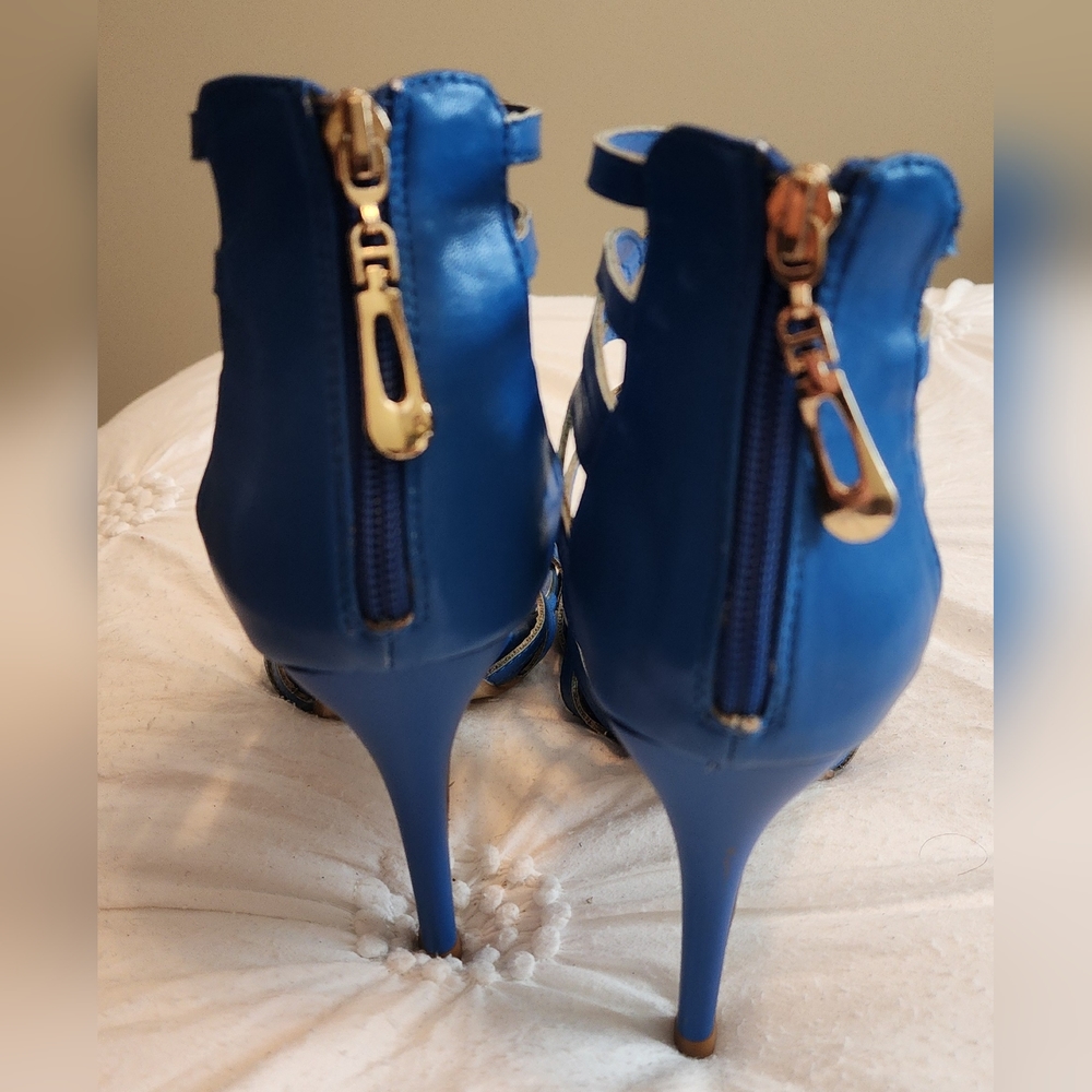 Blue Heels - Picture 3 of 5